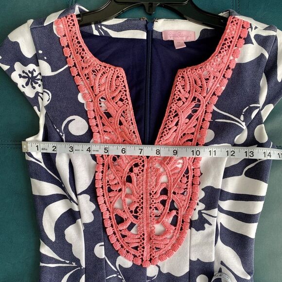 Lilly Pulitzer Briella Fit & FlareCap Sleeve Floral Navy Blue and White Dress XS - Picture 4 of 10